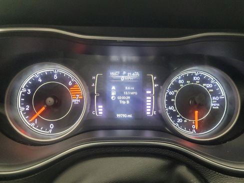 Used 2019 Jeep Cherokee Latitude w/ Popular Appearance Group AWD/4WD image 23