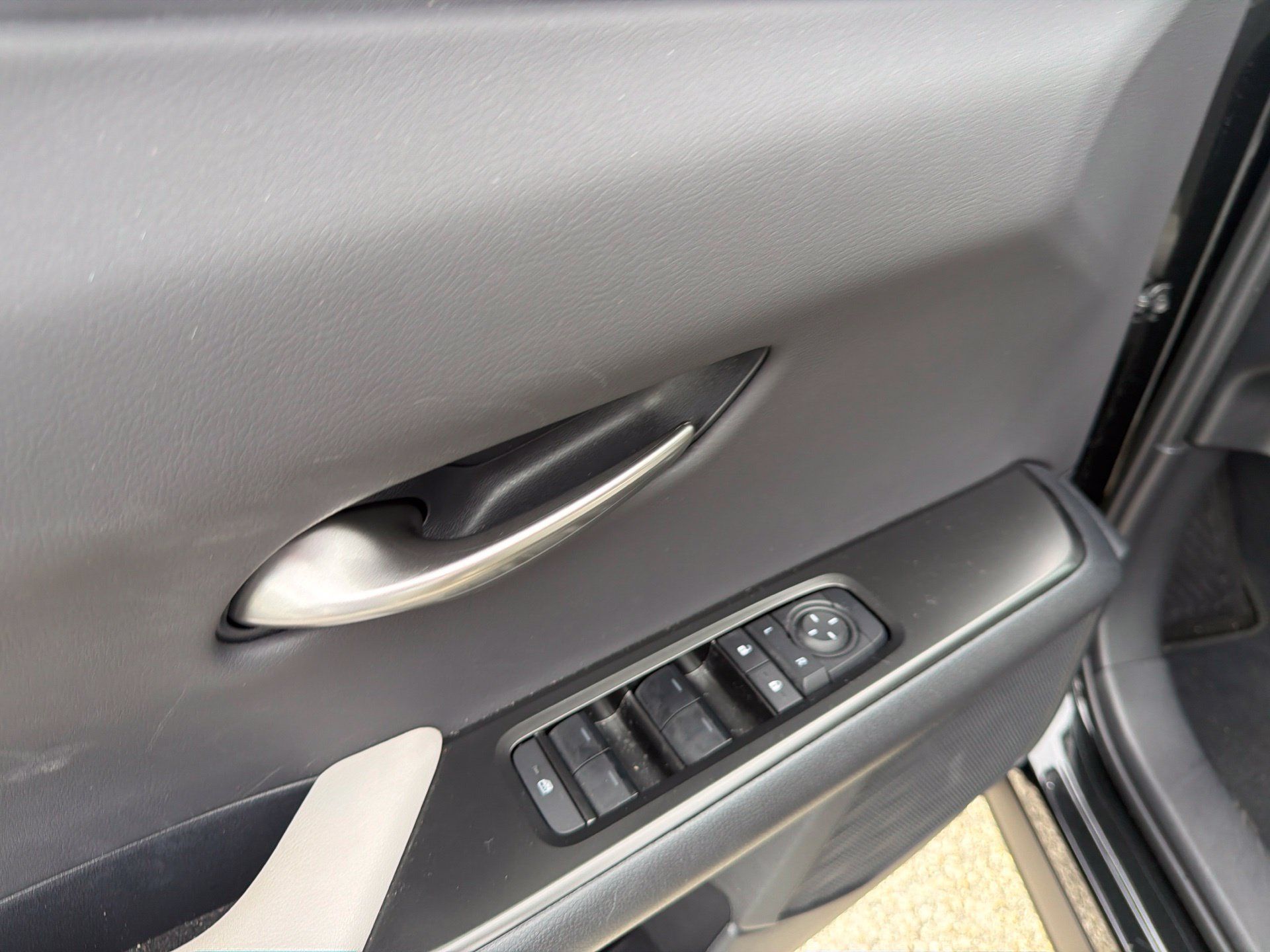 Used 2025 Lexus UX 300h FWD w/ Accessory Package (Z1) image 16