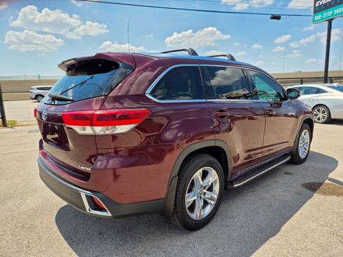 Used 2017 Toyota Highlander Limited Platinum image 4