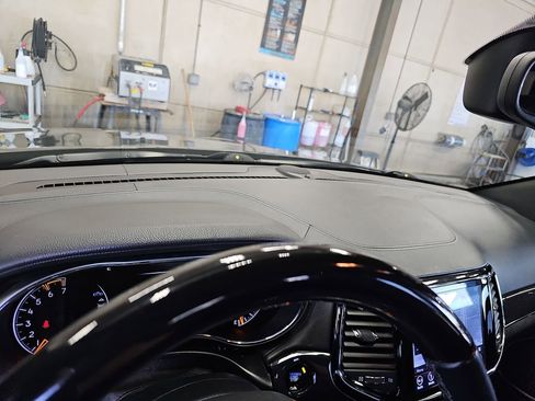 Used 2019 Jeep Grand Cherokee Overland image 22