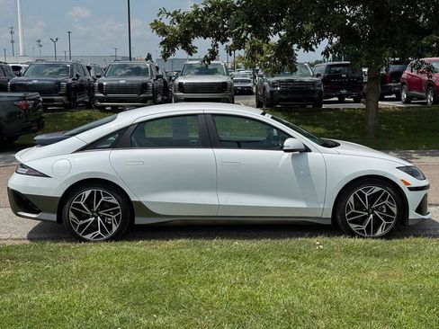 Used 2025 Hyundai Ioniq 6 SEL AWD/4WD image 5