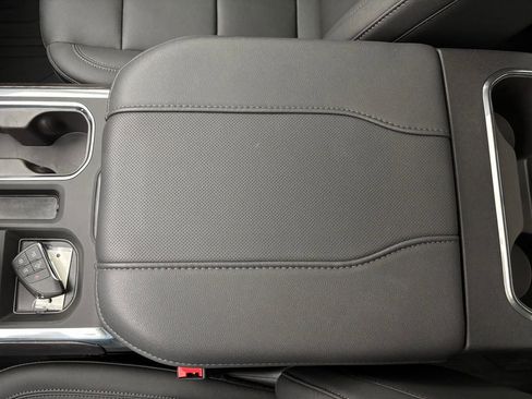 New 2025 GMC Sierra 1500 SLT w/ SLT Premium Plus Package image 31