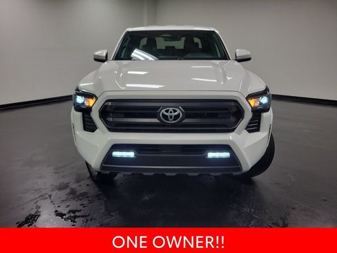 Used 2025 Toyota Tacoma SR5 AWD/4WD image 3