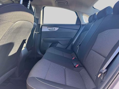 Used 2023 Kia Forte LXS w/ LXS Technology Package image 12