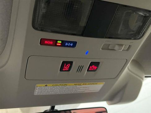 Used 2017 Subaru Crosstrek 2.0i Premium image 24