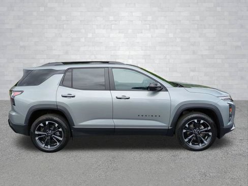 Used 2026 Chevrolet Equinox RS w/ Convenience Package III FWD image 3