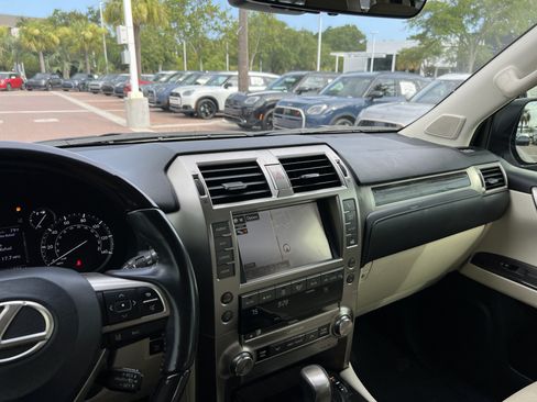 Used 2021 Lexus GX 460 Premium w/ Premium Package AWD/4WD image 31