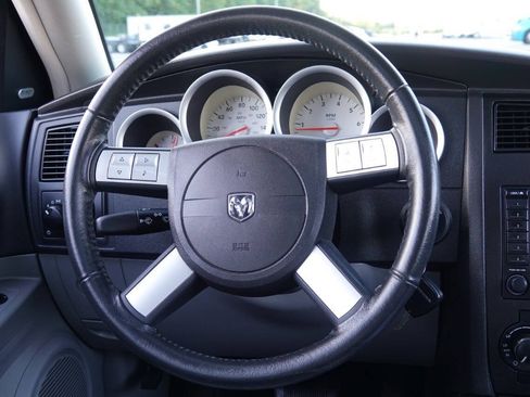 Used 2006 Dodge Magnum R/T w/ Convenience Group II RWD image 70