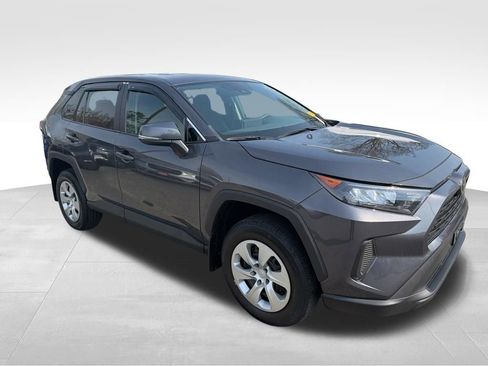 Used 2022 Toyota RAV4 LE image 8