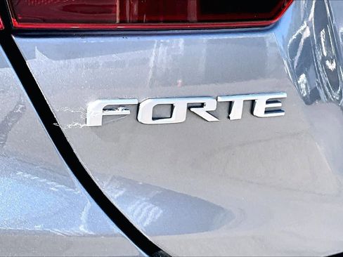 Used 2022 Kia Forte LXS image 12