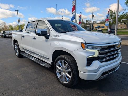 Used 2024 Chevrolet Silverado 1500 High Country w/ High Country Premium Package AWD/4WD image 7