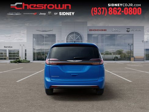 New 2026 Chrysler Pacifica Select image 7