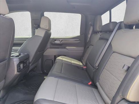 Used 2025 Chevrolet Silverado 1500 ZR2 AWD/4WD image 13