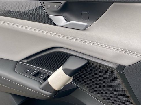 New 2026 Volkswagen Tiguan SE R-Line image 11