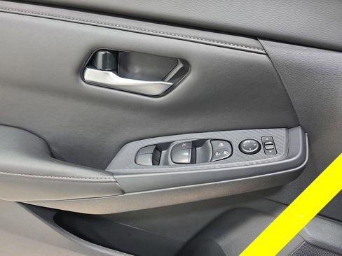 Used 2024 Nissan Sentra SV FWD image 28