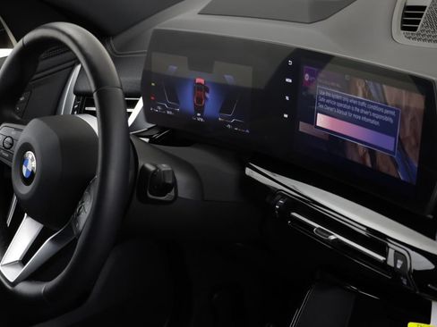 Certified 2025 BMW X2 xDrive28i AWD/4WD image 19