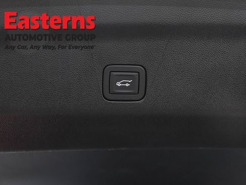 Used 2026 GMC Yukon XL Denali Ultimate AWD/4WD image 30