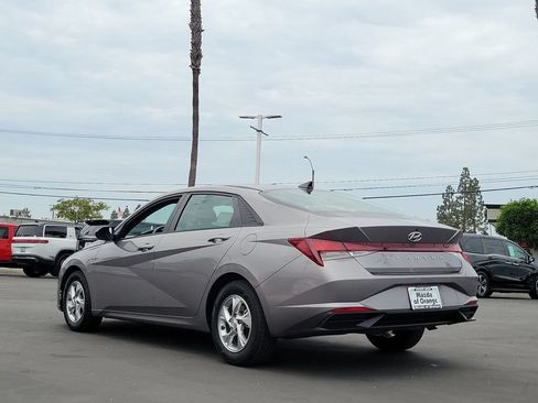 Used 2023 Hyundai Elantra SE w/ Cargo Package FWD image 2