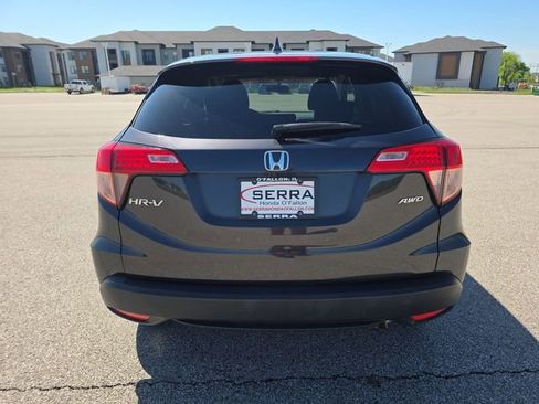 Used 2018 Honda HR-V EX image 12