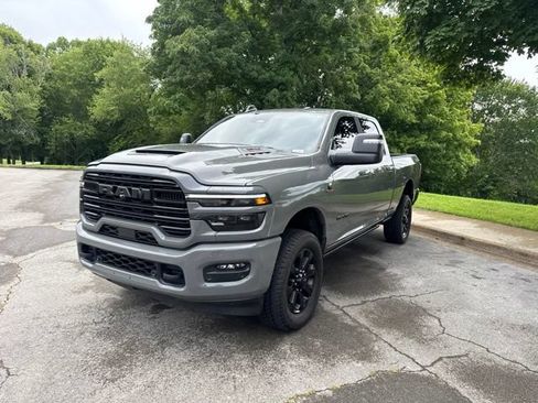 Used 2025 RAM 2500 Laramie AWD/4WD image 3