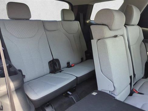 Used 2025 Hyundai Palisade SE FWD image 27