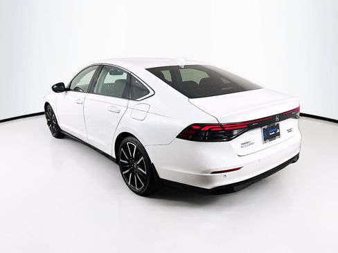 Used 2023 Honda Accord Touring image 5