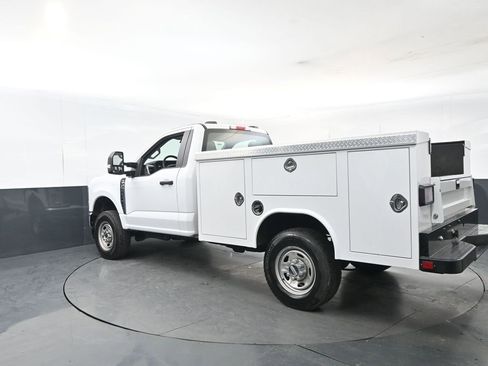 Used 2024 Ford F250 XL w/ XL Chrome Package image 3