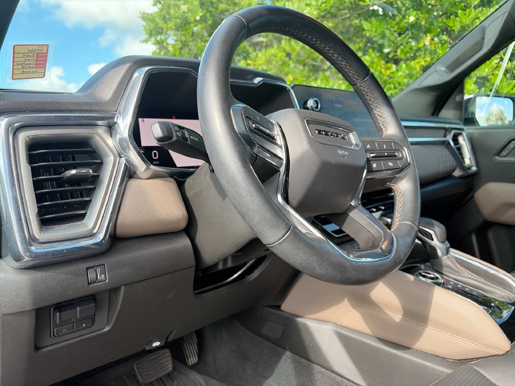 Used 2023 GMC Canyon Denali AWD/4WD image 12