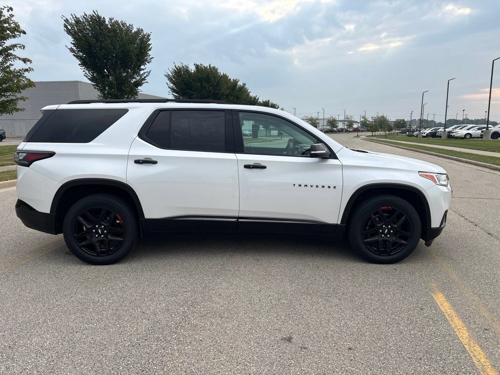 Used 2021 Chevrolet Traverse Premier w/ Redline Edition AWD/4WD image 16