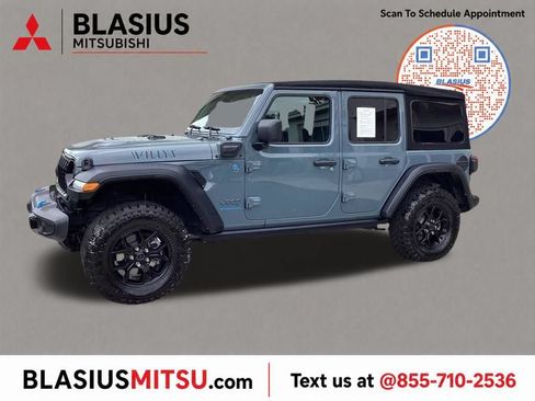 Used 2024 Jeep Wrangler Unlimited AWD/4WD image 17