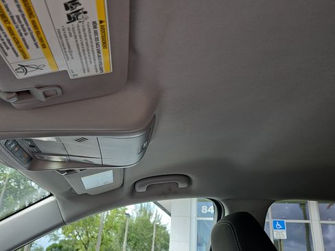 Used 2024 GMC Terrain SLE image 27