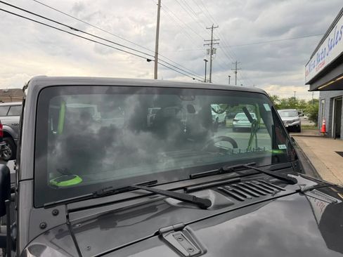 Used 2018 Jeep Wrangler Unlimited Sahara image 53