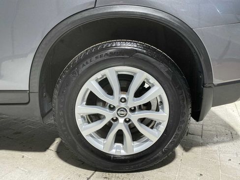 Used 2017 Nissan Rogue SV AWD/4WD image 8