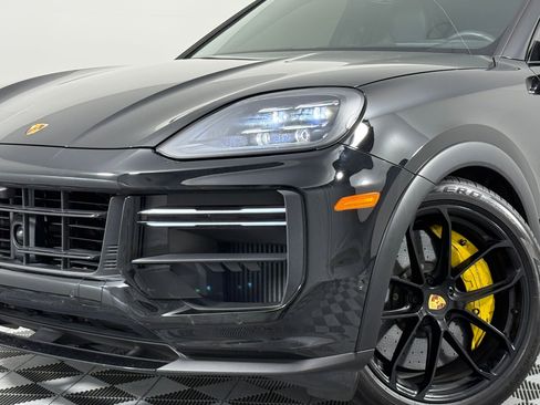 Used 2024 Porsche Cayenne Turbo GT image 11