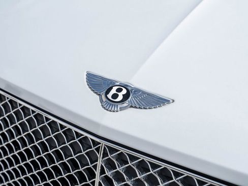Used 2022 Bentley Bentayga image 50