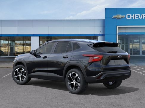 New 2026 Chevrolet Trax RS w/ Sunroof Package FWD image 3