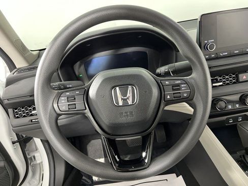 Used 2025 Honda Accord SE image 17