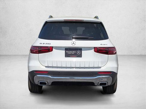 New 2026 Mercedes-Benz GLB 250 4MATIC image 8