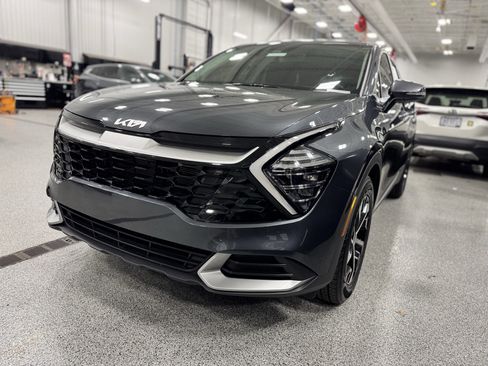 Used 2024 Kia Sportage EX image 30