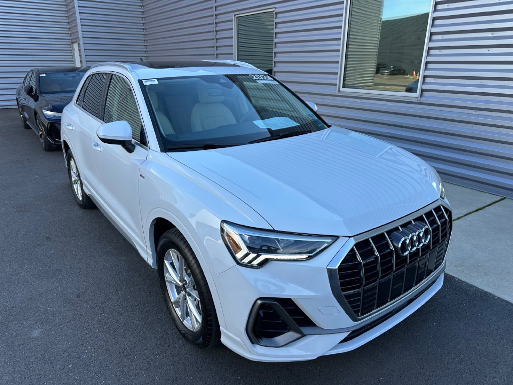 Certified 2024 Audi Q3 2.0T Premium Plus w/ Premium Plus Package AWD/4WD image 16
