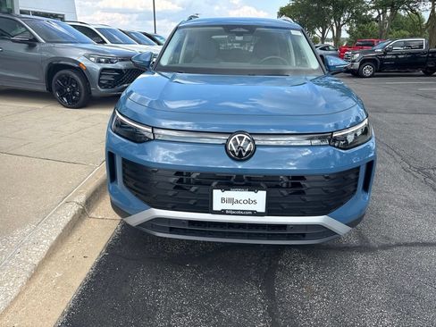 Used 2026 Volkswagen Tiguan SE AWD/4WD image 9