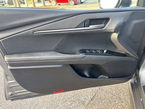Used 2025 Toyota Camry SE image 17