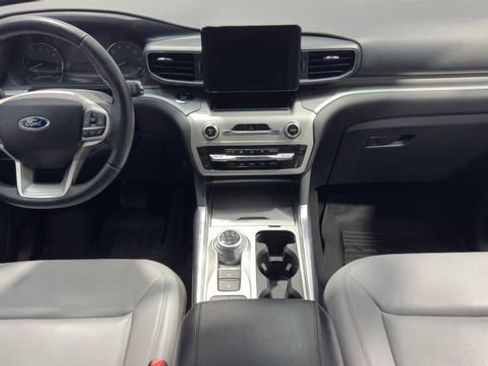 Used 2021 Ford Explorer XLT w/ Equipment Group 202A image 18