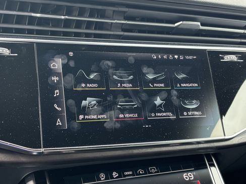 Used 2022 Audi Q7 2.0T Premium Plus w/ Premium Plus Package AWD/4WD image 24