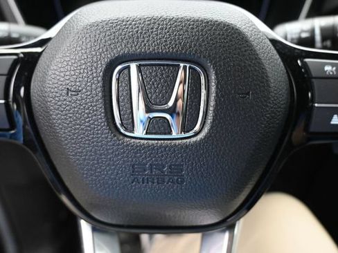 Used 2025 Honda Pilot EX-L image 30