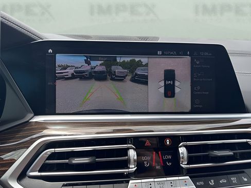 Used 2023 BMW X5 xDrive40i w/ M Sport Package AWD/4WD image 17