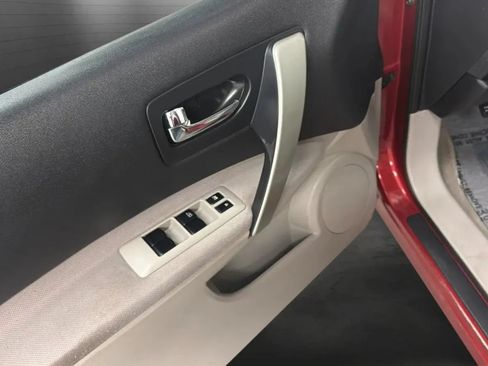 Used 2014 Nissan Rogue S AWD/4WD image 22