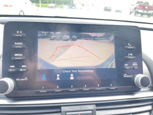 Used 2018 Honda Accord LX image 28