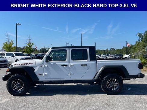 Used 2025 Jeep Gladiator Mojave w/ Convenience Group AWD/4WD image 6