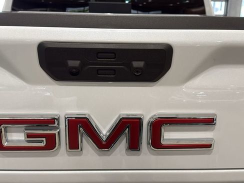 New 2026 GMC Sierra 1500 Denali w/ Technology Package AWD/4WD image 9